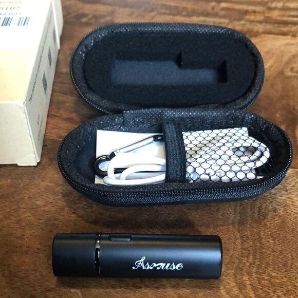 Bluetooth Lavalier Microphone,Wireless Clip-on Lapel for Android and iPhone iOS - Picture 1 of 8